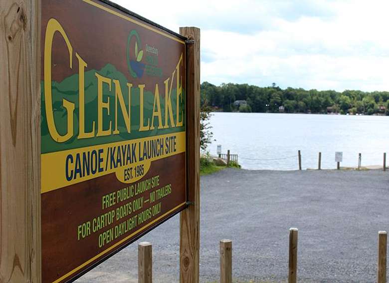 Glen Lake canoe launch sign