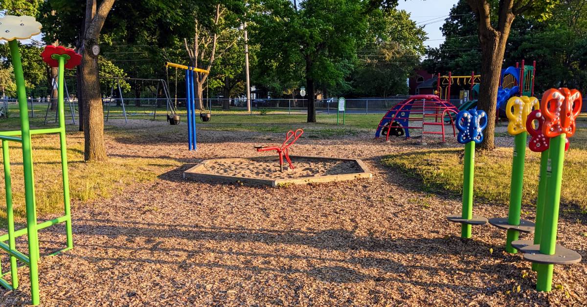 montcalm street park in glens falls