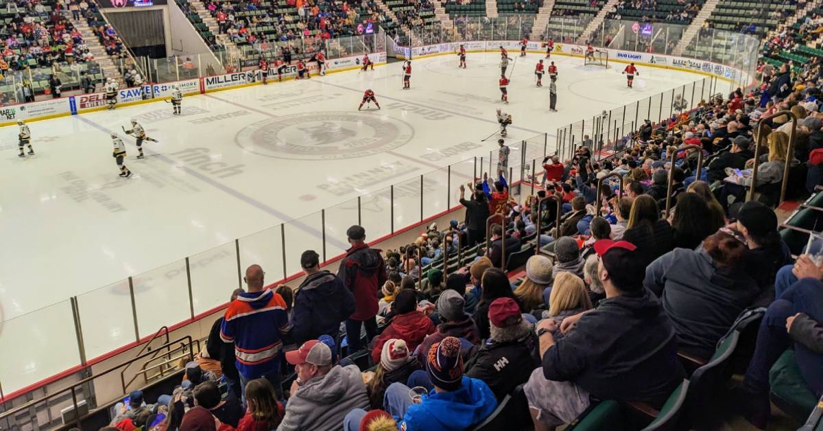 adirondack thunder hockey game in glens falls