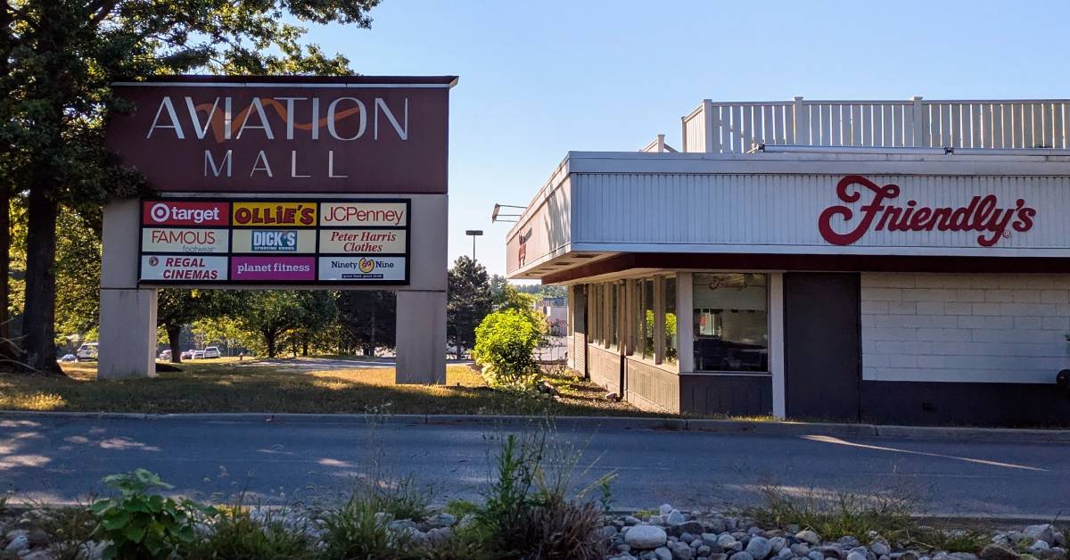 aviation mall exterior sign and friendly's