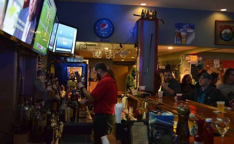 Bartender making drinks