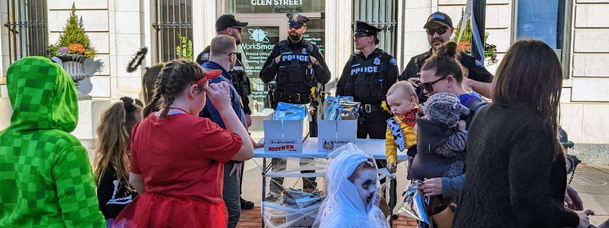 costumed kids trick or treating at boo 2 you