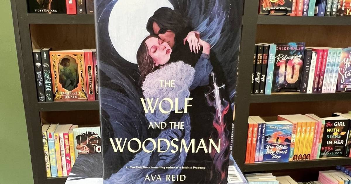 interior of just one more chapter with the wolf and the woodsman