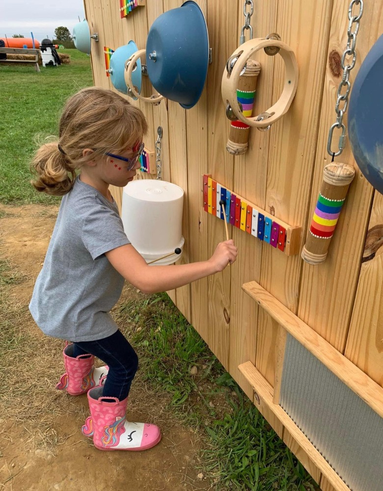 little girl at sound garden