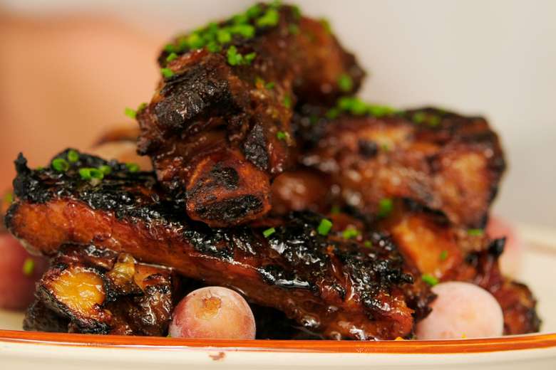 Carolina ribs on a plate