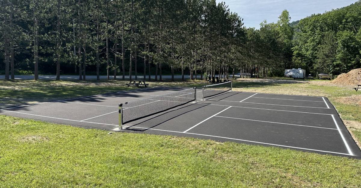 pickleball courts at lake george camping village