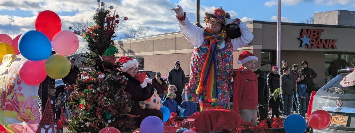 south glens falls holiday parade with clown